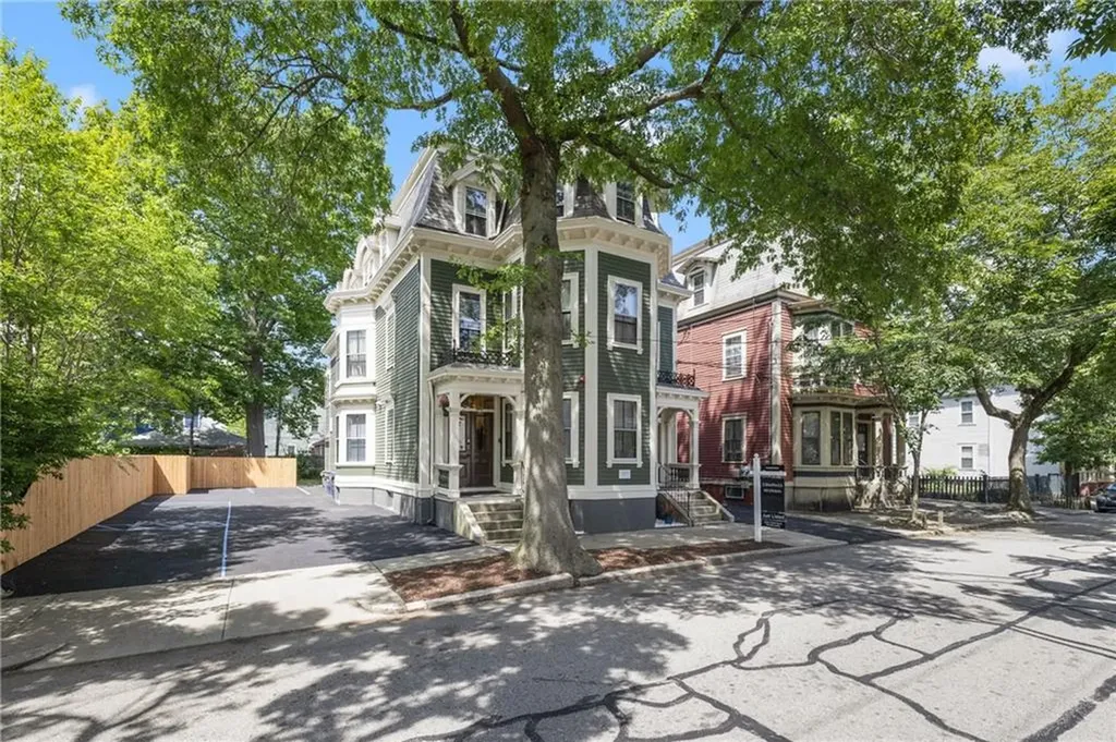 43 Chapin Avenue Providence RI 02909