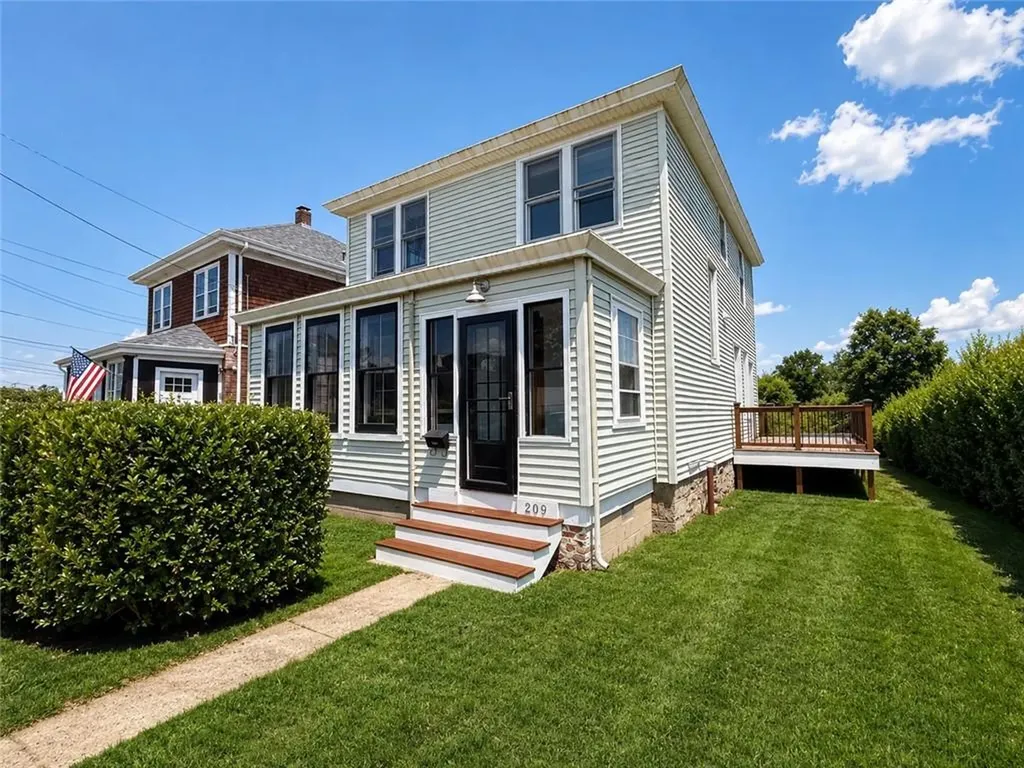 209 3rd Street Newport RI 02840
