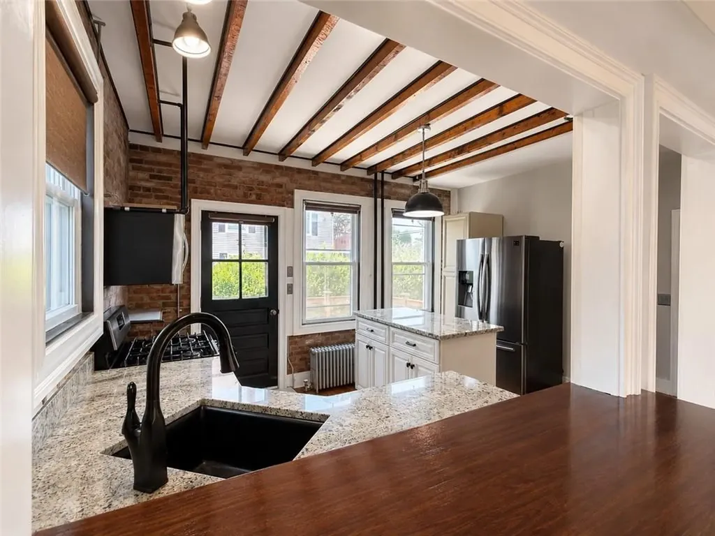209 3rd Street Newport RI 02840