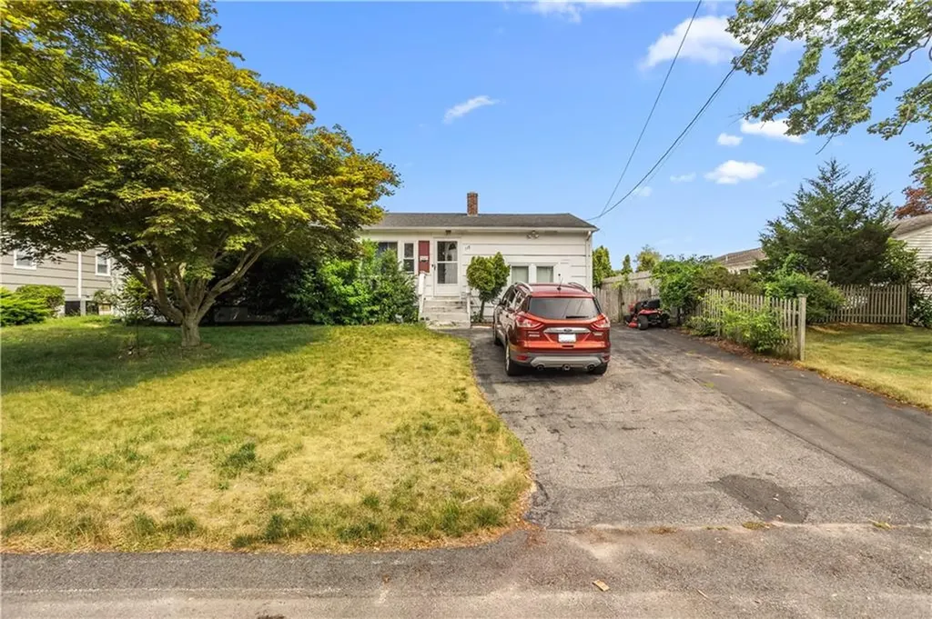 118 Foxcroft Avenue Warwick RI 02889