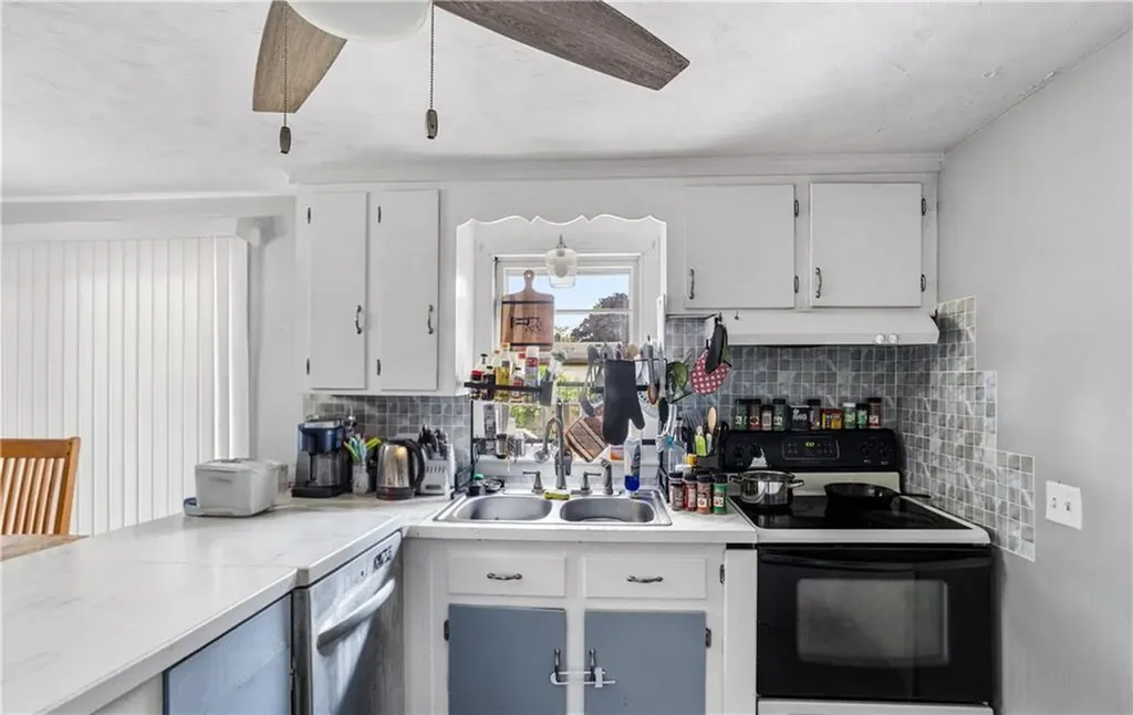 118 Foxcroft Avenue Warwick RI 02889