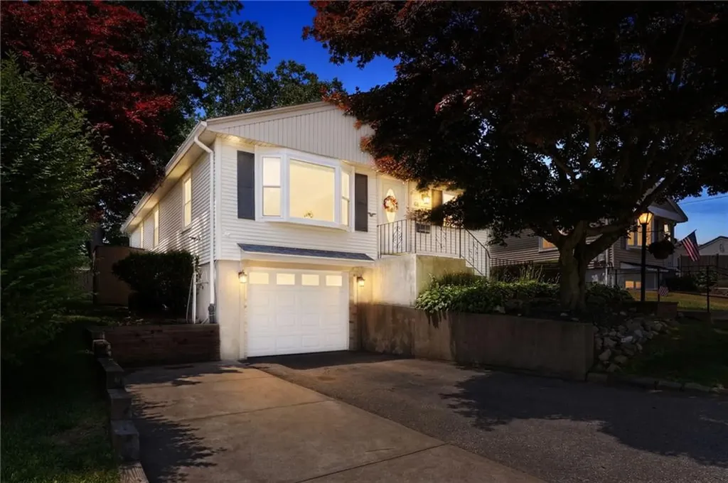 68 Brookside Avenue North Providence RI 02911