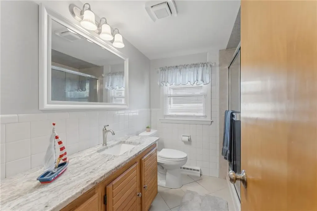 68 Brookside Avenue North Providence RI 02911
