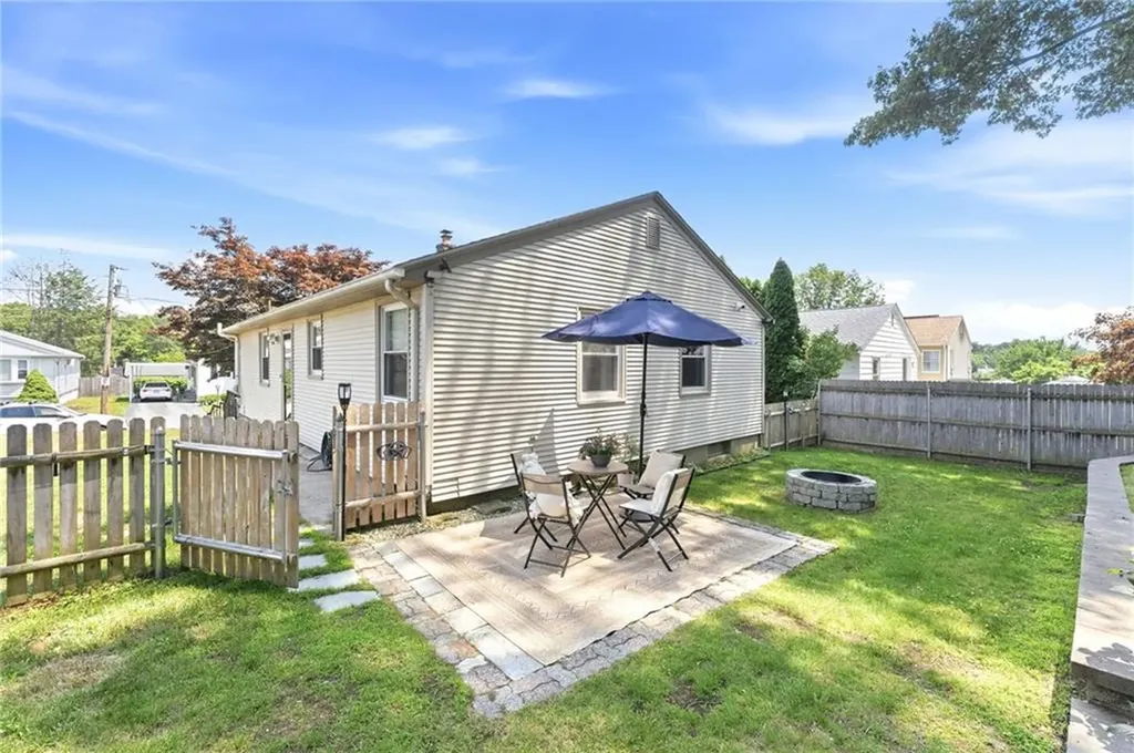 68 Brookside Avenue North Providence RI 02911