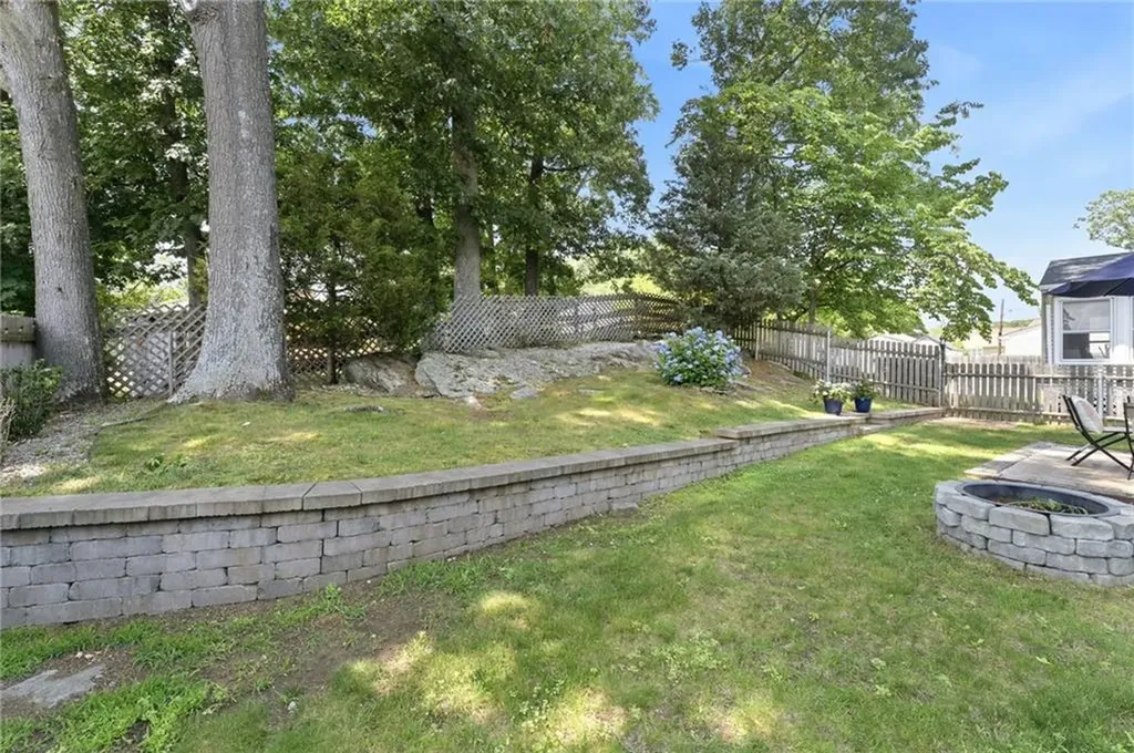 68 Brookside Avenue North Providence RI 02911