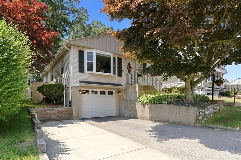 68 Brookside Avenue North Providence RI 02911