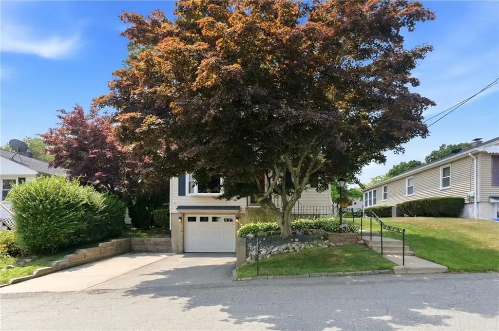 68 Brookside Avenue North Providence RI 02911