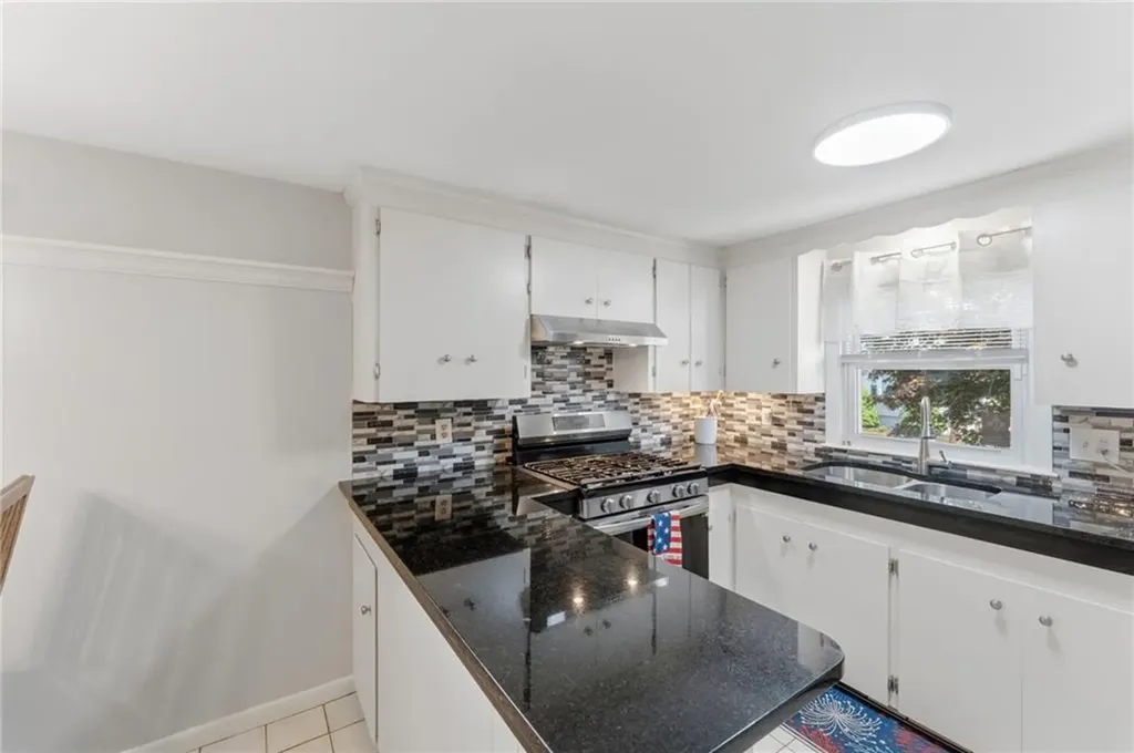 68 Brookside Avenue North Providence RI 02911