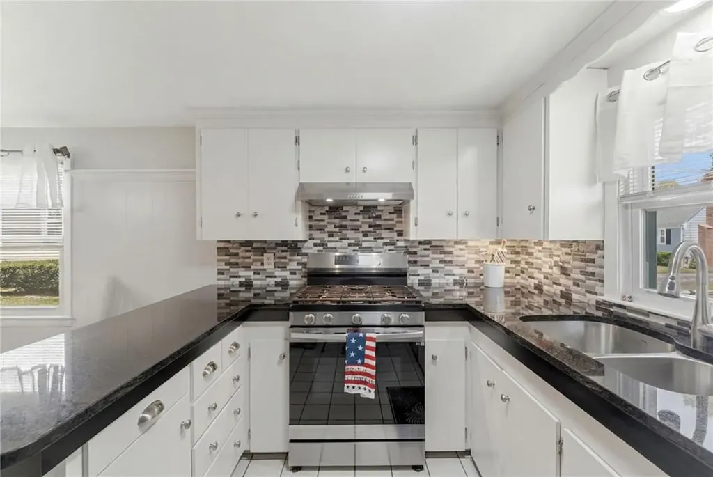 68 Brookside Avenue North Providence RI 02911