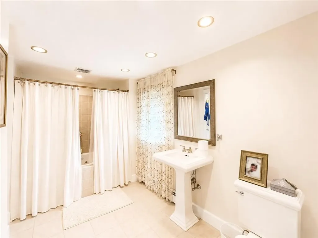 196 Fruit Hill Avenue North Providence RI 02911