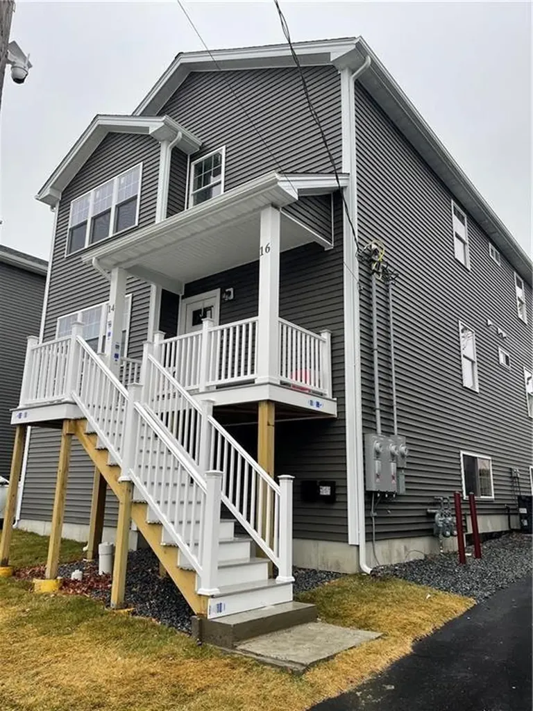 14 Sherwood Street Providence RI 02908