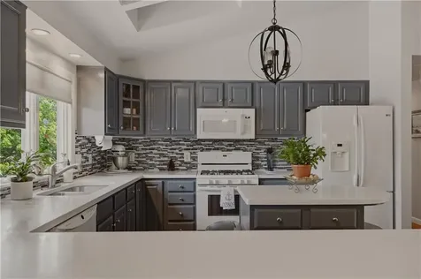 11 Carol Avenue Bristol RI 02809