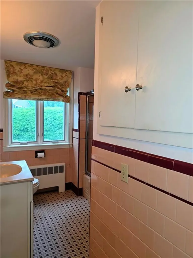 40 Russet Way Cranston RI 02920