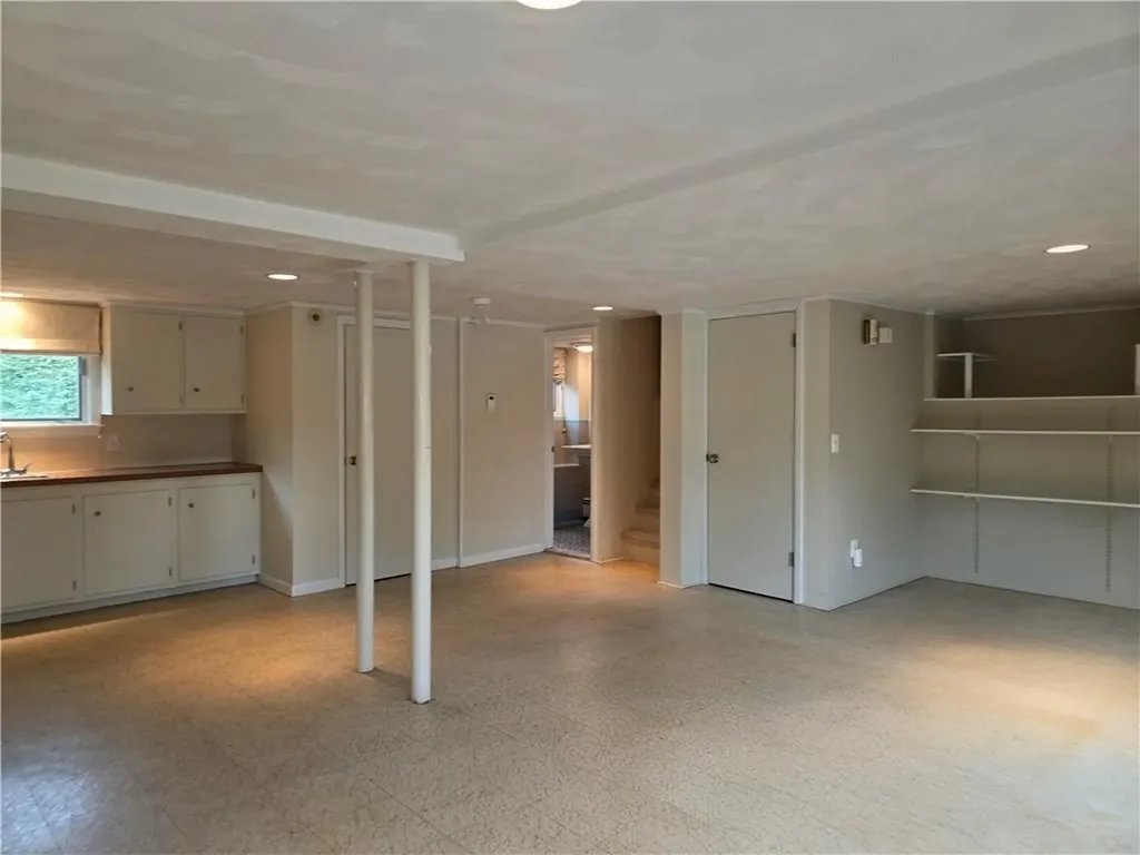 40 Russet Way Cranston RI 02920