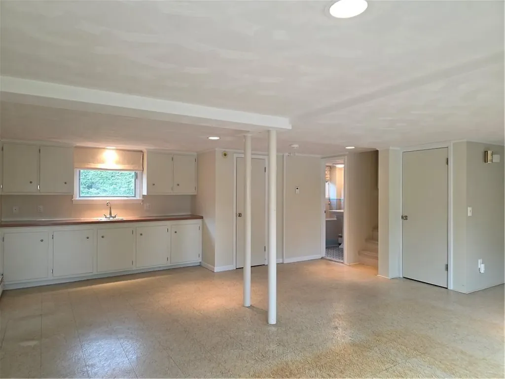 40 Russet Way Cranston RI 02920