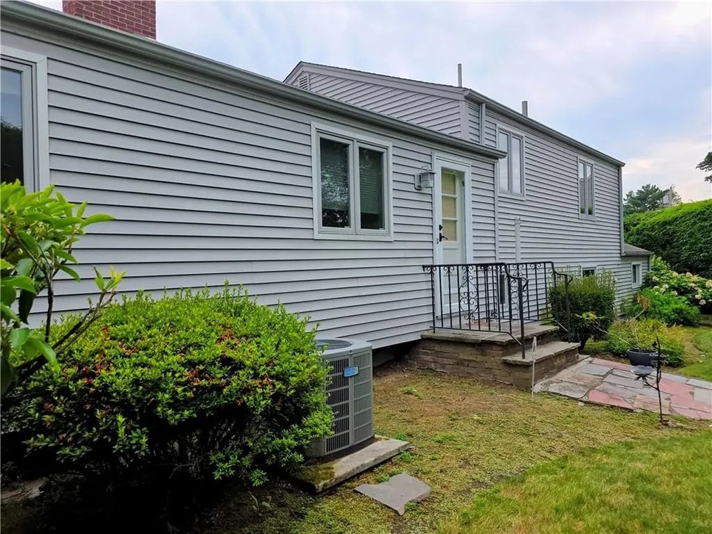 40 Russet Way Cranston RI 02920