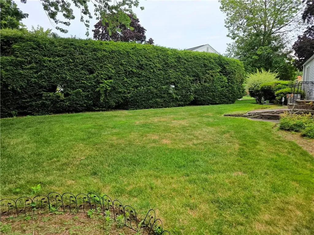 40 Russet Way Cranston RI 02920