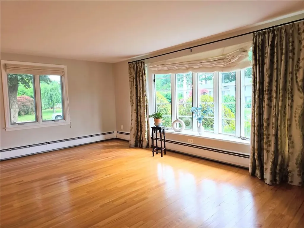 40 Russet Way Cranston RI 02920