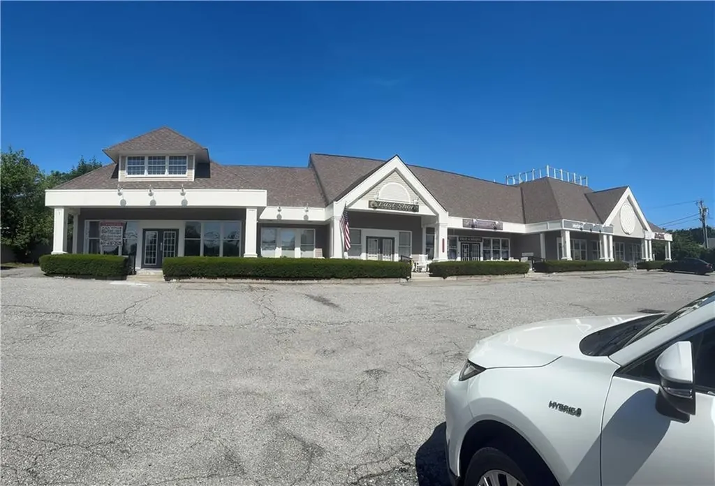 3030 East Main Road Portsmouth RI 02871