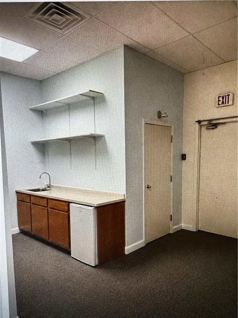 3030 East Main Road Portsmouth RI 02871
