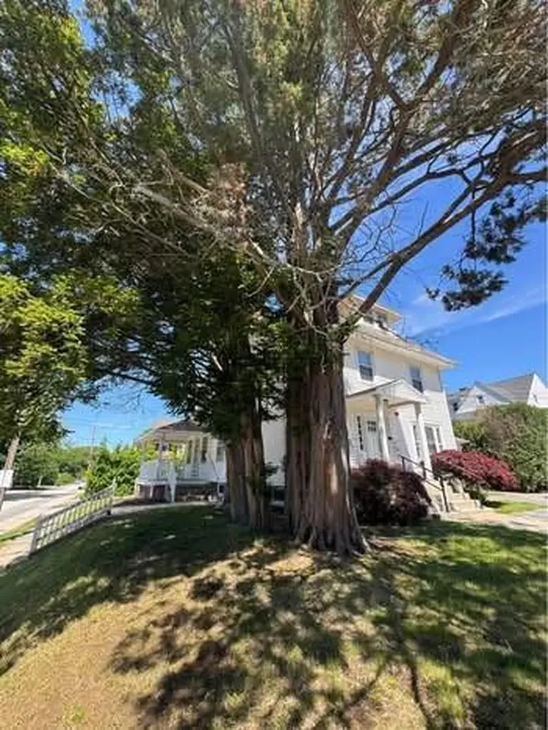 2249 Cranston Street Cranston RI 02920