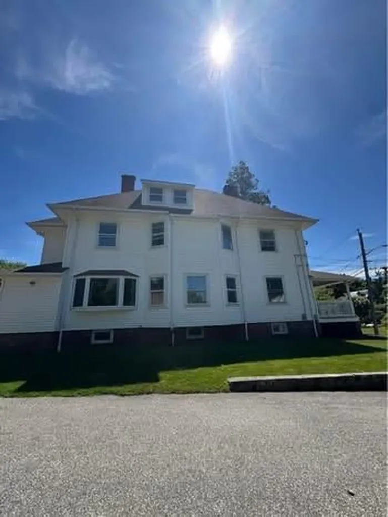 2249 Cranston Street Cranston RI 02920