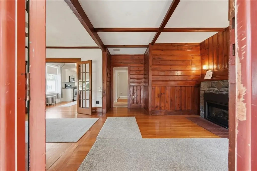 236 Becker Avenue East Providence RI 02915