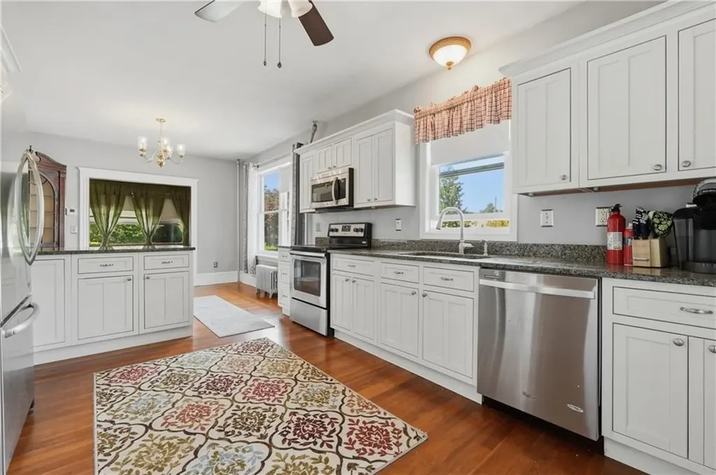 236 Becker Avenue East Providence RI 02915