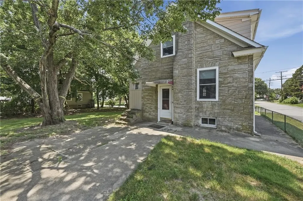 236 Becker Avenue East Providence RI 02915