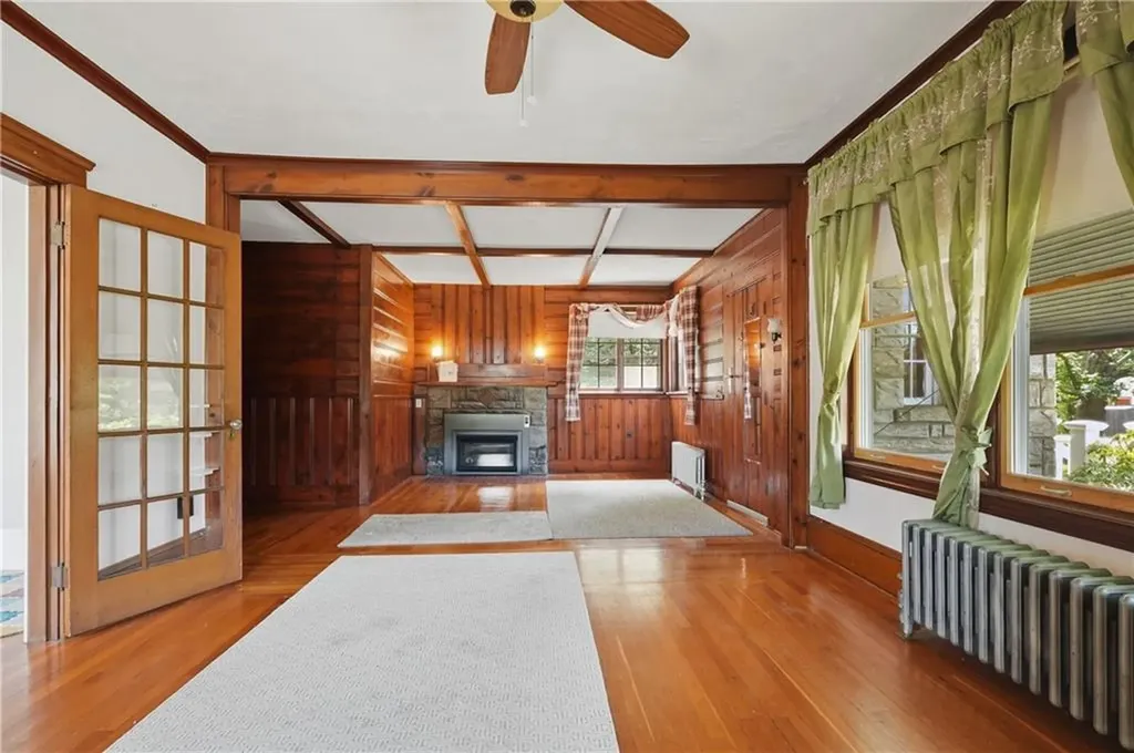 236 Becker Avenue East Providence RI 02915