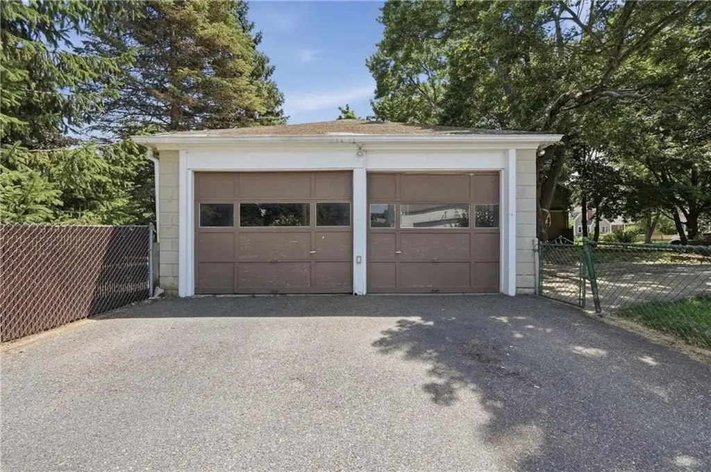 236 Becker Avenue East Providence RI 02915