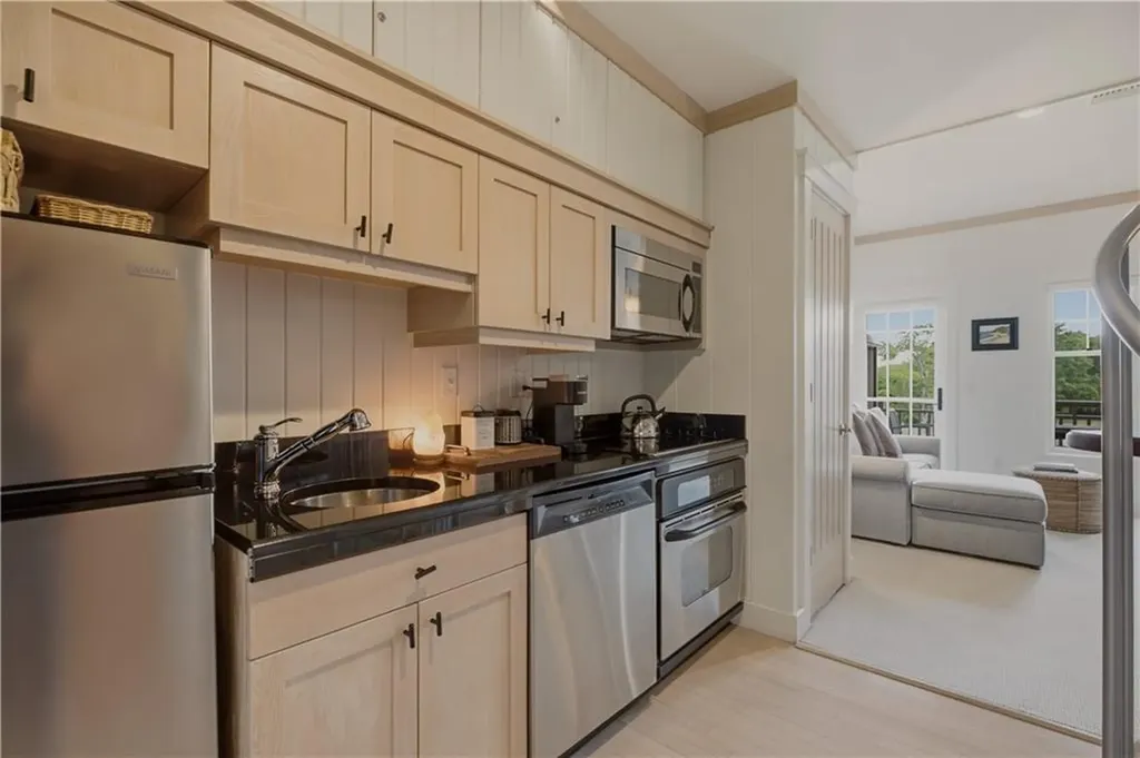 275 Depot Avenue Portsmouth RI 02871