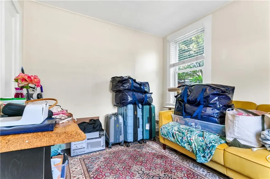 24 Pond Avenue Newport RI 02840
