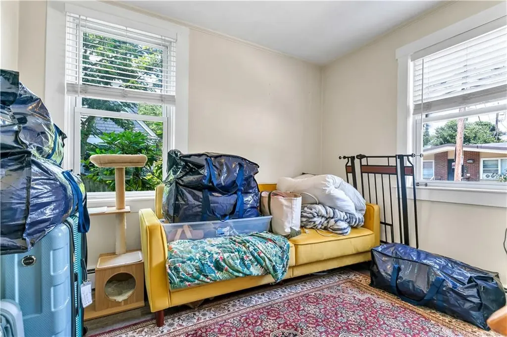 24 Pond Avenue Newport RI 02840