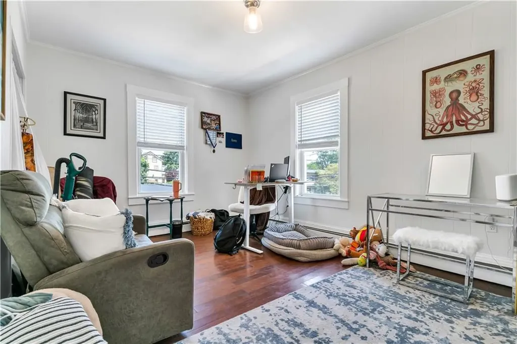 24 Pond Avenue Newport RI 02840