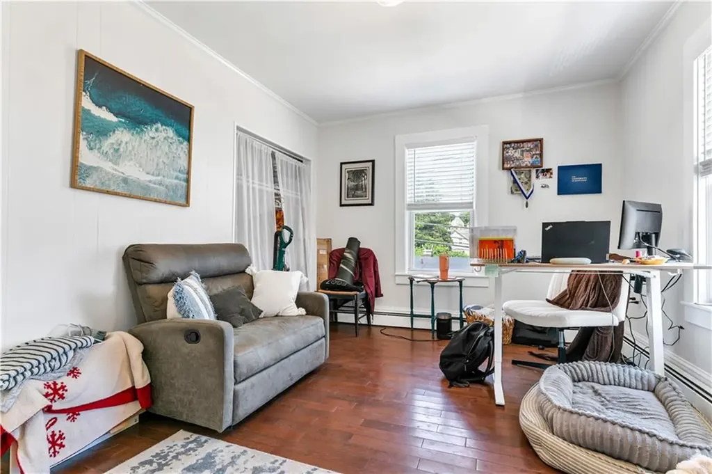24 Pond Avenue Newport RI 02840