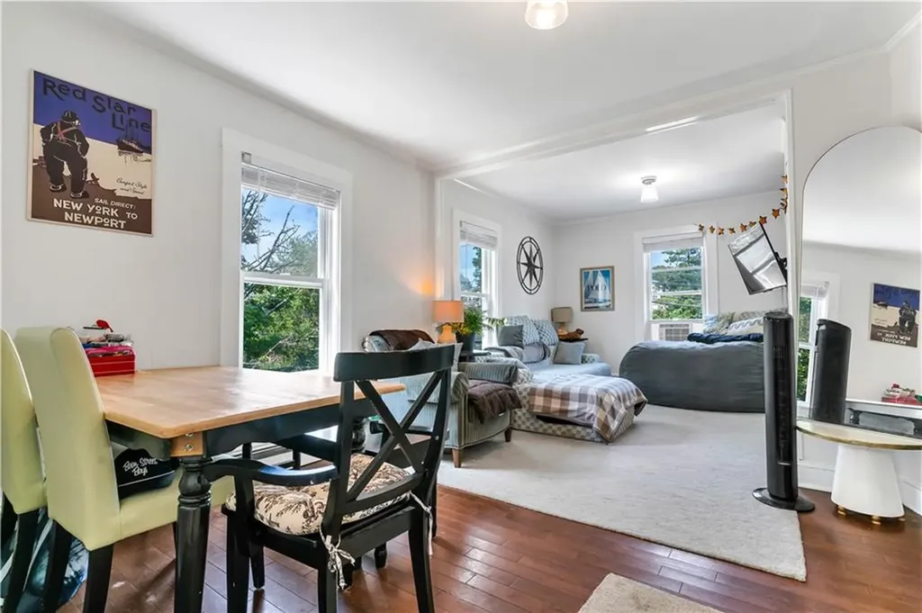 24 Pond Avenue Newport RI 02840