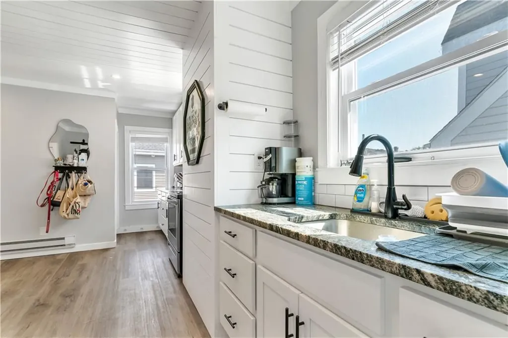24 Pond Avenue Newport RI 02840