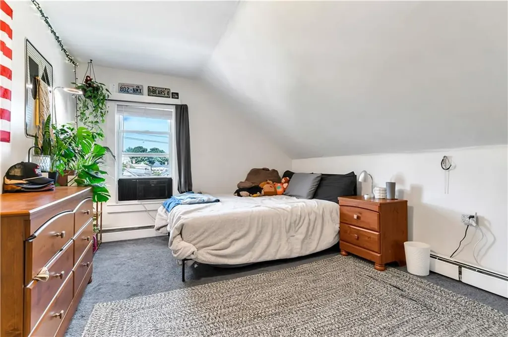 24 Pond Avenue Newport RI 02840