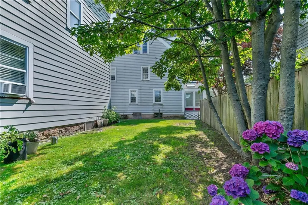 24 Pond Avenue Newport RI 02840