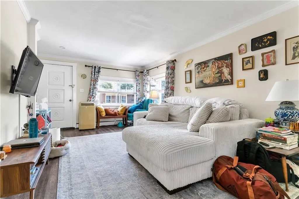 24 Pond Avenue Newport RI 02840