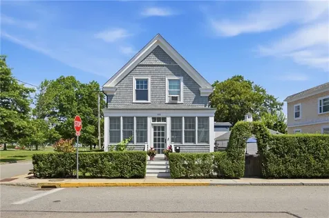 40 W Narragansett Avenue Newport RI 02840