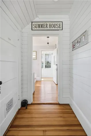 40 W Narragansett Avenue Newport RI 02840