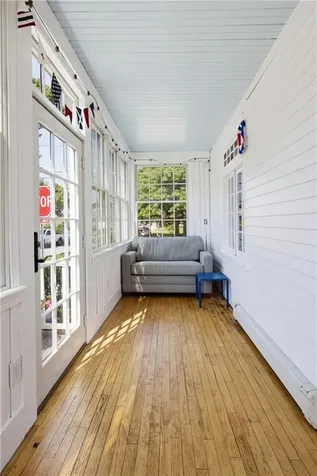 40 W Narragansett Avenue Newport RI 02840