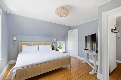 40 W Narragansett Avenue Newport RI 02840