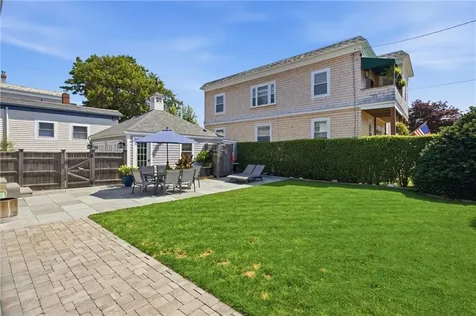40 W Narragansett Avenue Newport RI 02840