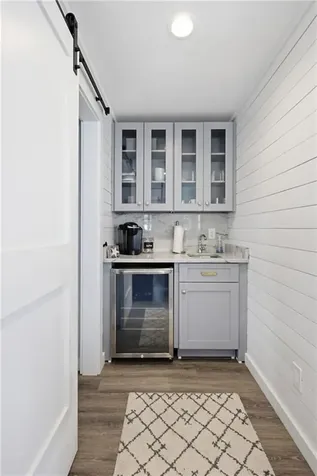 40 W Narragansett Avenue Newport RI 02840