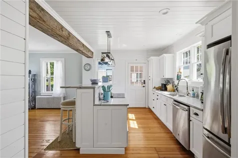 40 W Narragansett Avenue Newport RI 02840