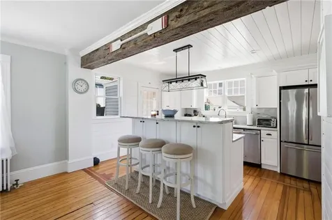 40 W Narragansett Avenue Newport RI 02840