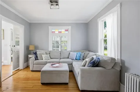 40 W Narragansett Avenue Newport RI 02840